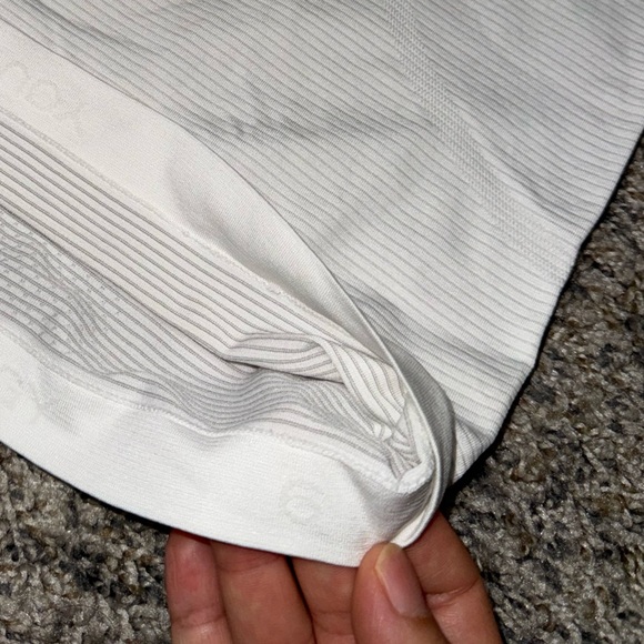 Lululemon Swiftly Tech Short Sleeve 2.0 size 6 - Picture 8 of 9